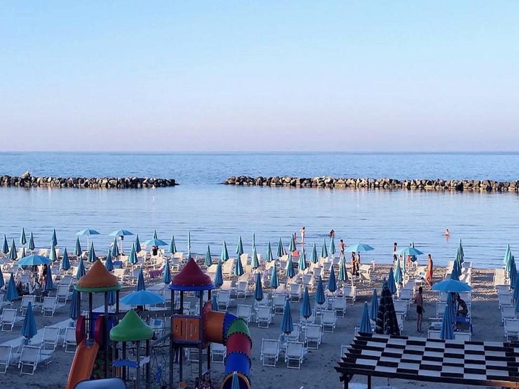Hotel Gardenia Bellaria-Igea Marina Esterno foto